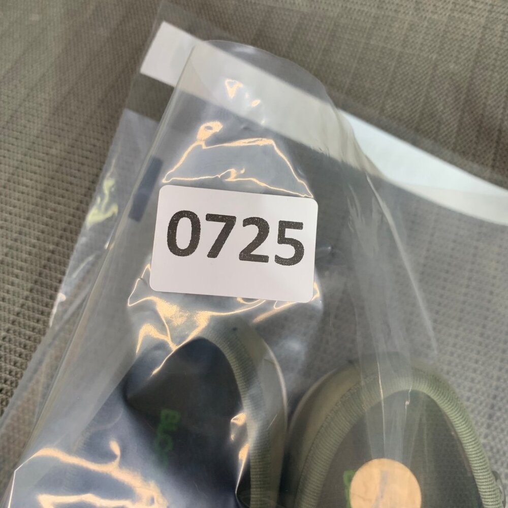 BOGS Women's Size 7 Kicker Slip on Leather Shoe Sneaker casual shoes - Picture 9 of 9